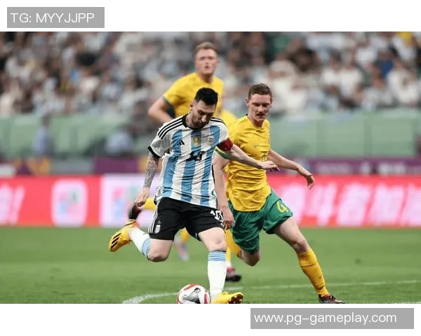 中超热战巴萨狂胜本菲卡四球零封引发全场热议与焦点分析