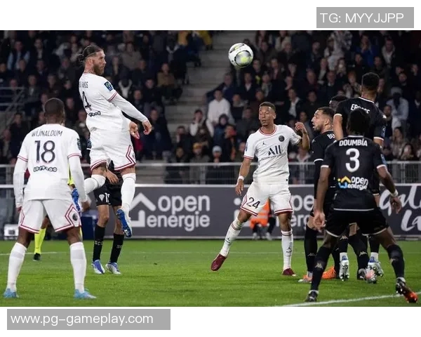 中超赛场尤文图斯狂胜巴黎圣日耳曼帽子戏法点燃全场激情