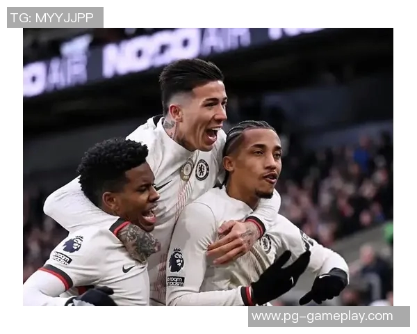 英超大战曼联狂胜切尔西五球大捷引发转会风波与全场欢呼 英超大战曼联狂胜切尔西五球大捷引发转会风波与全场欢呼