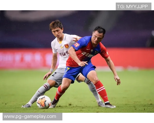 中超激战AC米兰凭帽子戏法小胜尤文图斯争议判罚引发热议