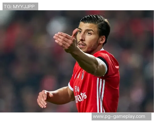 世界杯曼联与本菲卡激战成平局帽子戏法瞬间点燃全场热情 世界杯曼联与本菲卡激战成平局帽子戏法瞬间点燃全场热情