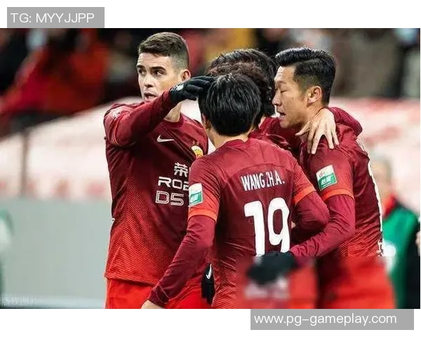 欧冠精彩对决里昂与波尔图战成平局转会传闻引发球迷热议 欧冠精彩对决里昂与波尔图战成平局转会传闻引发球迷热议